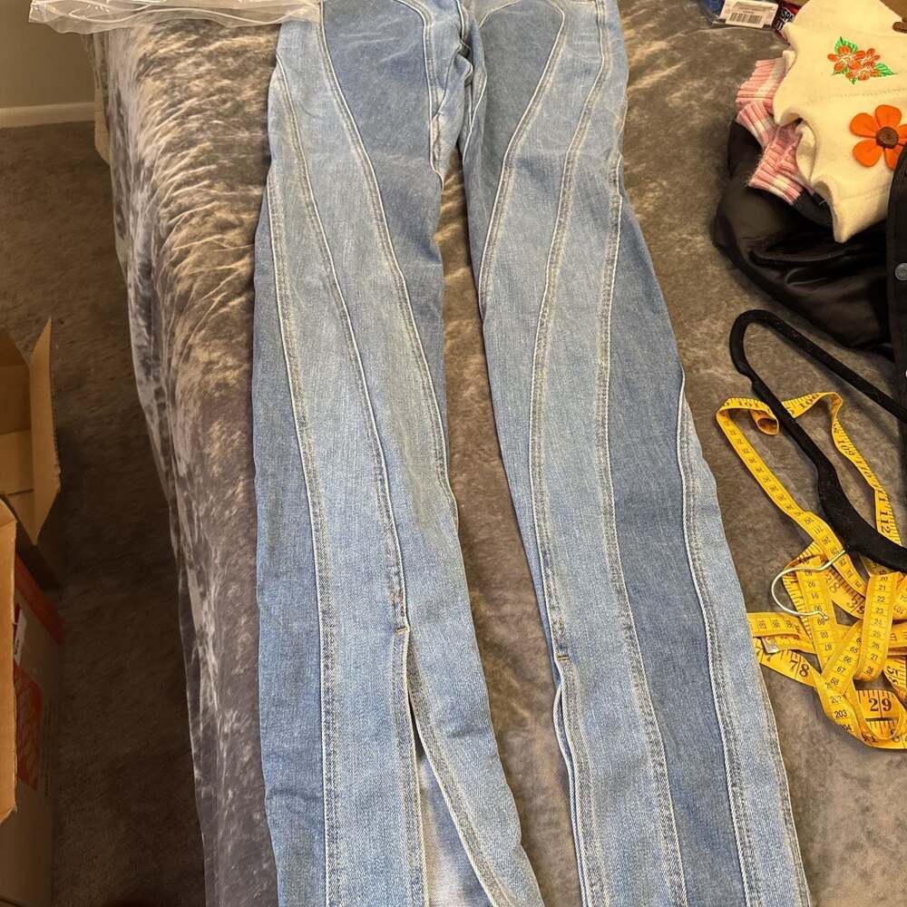 MUGLER spiral twist seam high rise waist light blue avant garde denim jeans 40